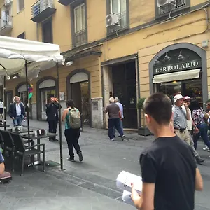 https://appartamentino-116-via-chiaia.hotels-amalfi.com